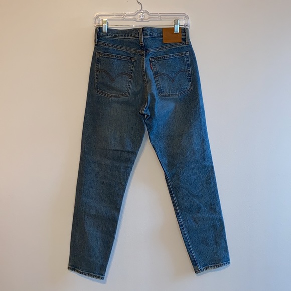Levi’s Wedgie High Waist Crop Jeans - Picture 3 of 7